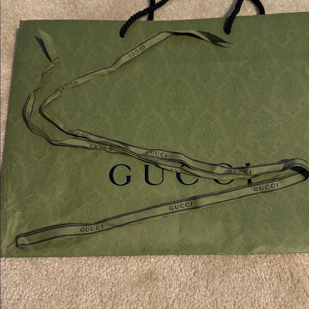 Gucci Brown Monogram Tote w/vintage dust bag,Shopping Bag and Ribbons - Picture 16 of 16